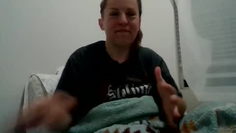 Snapshot of nicolegoodvibes00 chatting on May 20, 11:16 am Nicole online show from May 20, 11:16 am