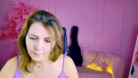 nicolehits online show from November 4, 9:19 am