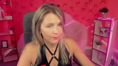 Snapshot of nicolehits chatting on July 28, 7:39 pm nicolehits online show from July 28, 7:39 pm