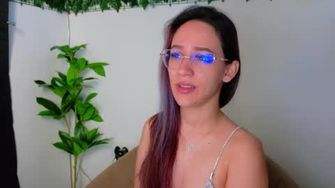 nicoleirisxxx online show from April 9, 6:19 am
