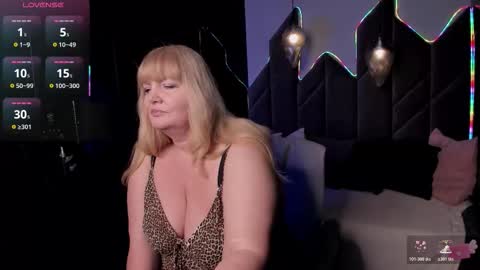 Nicole online show from February 20, 5:37 am