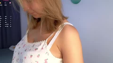 Nicole online show from April 5, 6:49 pm