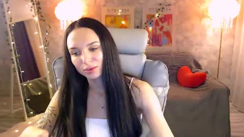 Snapshot of nicolemerz chatting on June 21, 5:04 pm Nicole online show from June 21, 5:04 pm