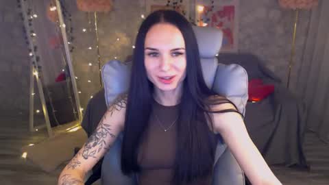 Snapshot of nicolemerz chatting on June 27, 6:24 pm Nicole online show from June 27, 6:24 pm