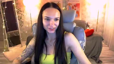 Snapshot of nicolemerz chatting on July 6, 5:26 pm Nicole online show from July 6, 5:26 pm