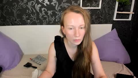 Snapshot of nicolemiless chatting on March 26, 1:06 pm Nicole online show from March 26, 1:06 pm