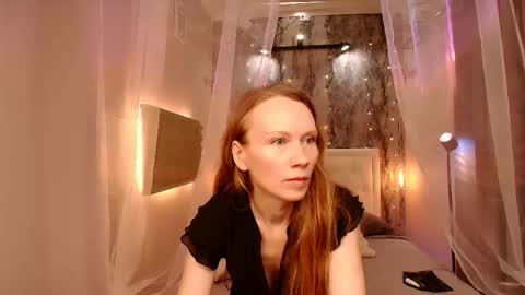 Snapshot of nicolemiless chatting on May 3, 12:22 pm Nicole online show from May 3, 12:22 pm