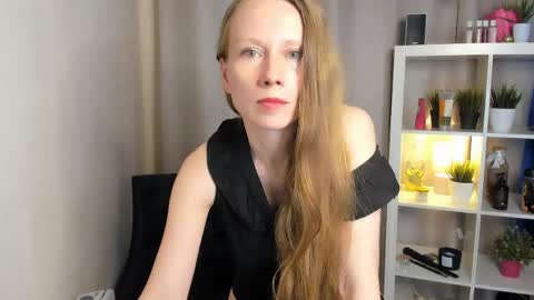 Snapshot of nicolemiless chatting on May 13, 12:46 pm Nicole online show from May 13, 12:46 pm