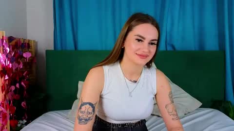 Nicole online show from April 17, 8:01 pm