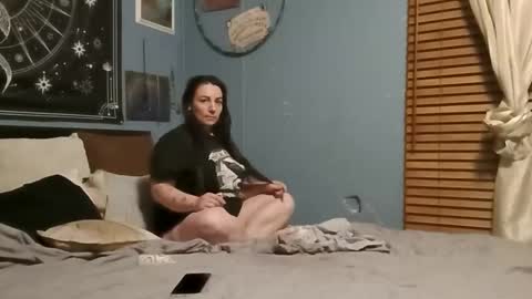 nicolescontent2025 online show from April 9, 3:06 am