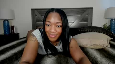 Snapshot of nicolesolace chatting on June 25, 9:08 pm Nicole online show from June 25, 9:08 pm