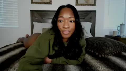 Snapshot of nicolesolace chatting on August 5, 9:06 pm Nicole online show from August 5, 9:06 pm