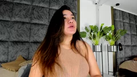 Snapshot of nicolesteelee chatting on March 2, 10:05 pm Nicole online show from March 2, 10:05 pm