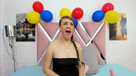Snapshot of nicoll_89 chatting on June 28, 1:17 pm nicoll_89 online show from June 28, 1:17 pm