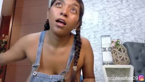 Snapshot of nicolle4 chatting on July 3, 11:22 pm nicolle4 online show from July 3, 11:22 pm