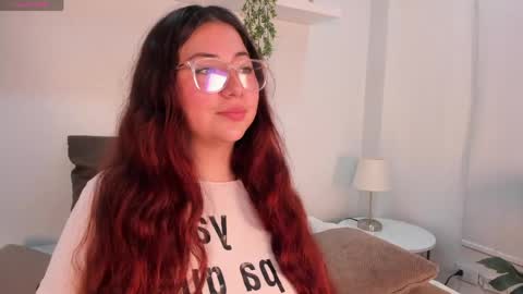 Snapshot of nicolle_evanss_ chatting on April 25, 4:15 am nicolle_evanss_ online show from April 25, 4:15 am