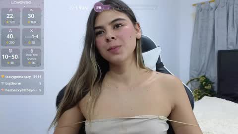 Snapshot of nicolle_jhons chatting on December 5, 4:09 am Nicolle online show from December 5, 4:09 am