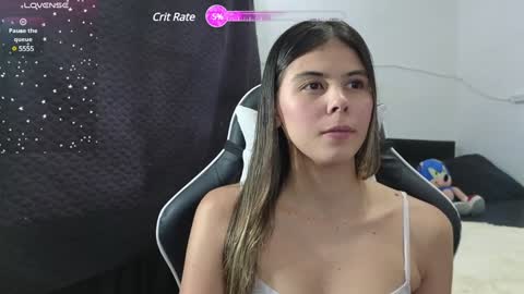 Snapshot of nicolle_jhons chatting on January 8, 1:32 am Nicolle online show from January 8, 1:32 am