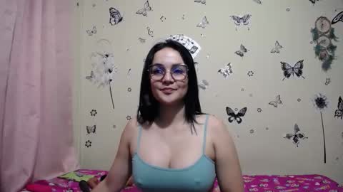 nicolle_sky online show from February 4, 7:58 am