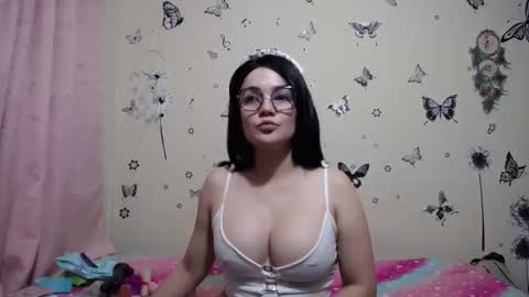 Snapshot of nicolle_sky chatting on March 14, 8:53 am nicolle_sky online show from March 14, 8:53 am