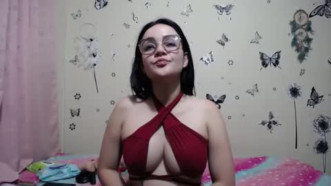 Snapshot of nicolle_sky chatting on March 18, 9:23 am nicolle_sky online show from March 18, 9:23 am