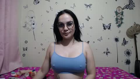 Snapshot of nicolle_sky chatting on July 9, 8:40 am nicolle_sky online show from July 9, 8:40 am