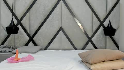 Nicolle Baker online show from April 22, 9:49 pm