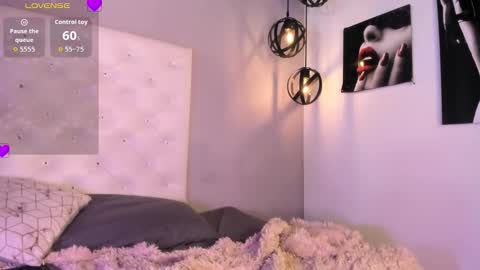 Snapshot of nicollee_heart chatting on March 4, 2:01 pm Nicolle online show from March 4, 2:01 pm