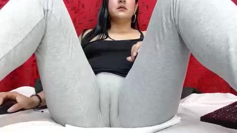 Snapshot of nicolleowens chatting on May 25, 11:00 pm NICOLLE online show from May 25, 11:00 pm