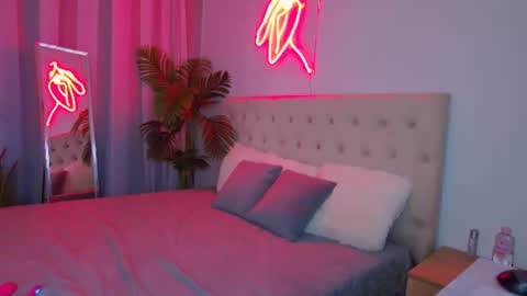 NicolRos online show from June 12, 2:49 pm