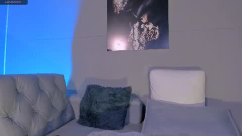 Snapshot of nicolvibes_212 chatting on June 11, 1:27 am Nicol online show from June 11, 1:27 am