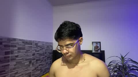 nicvelez22 online show from March 18, 2:37 am