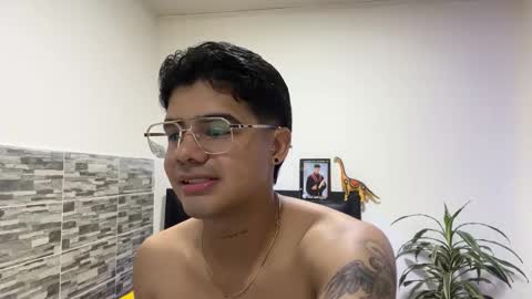 nicvelez22 online show from March 19, 12:36 am