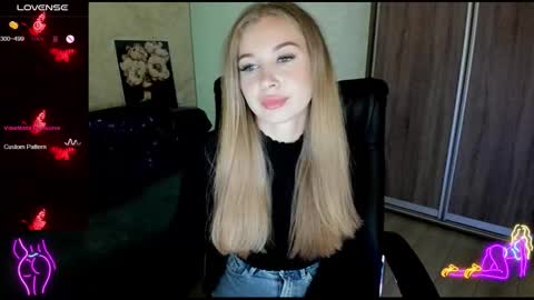 Snapshot of nigo_nika chatting on September 14, 7:35 pm nigo_nika online show from September 14, 7:35 pm