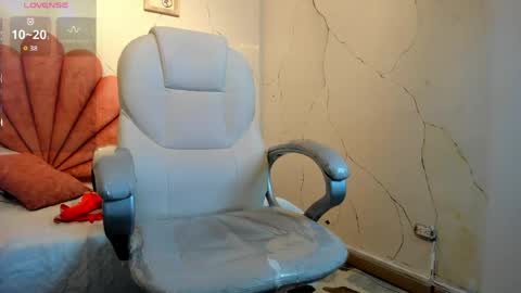 Anni online show from April 20, 10:40 am