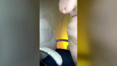 Anni online show from April 22, 5:43 am