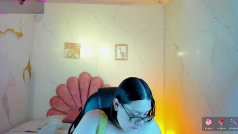 Snapshot of niickyjones chatting on June 6, 11:09 pm Anni online show from June 6, 11:09 pm