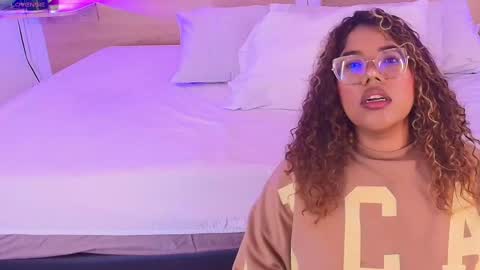 Call me Nicky online show from November 23, 3:12 pm