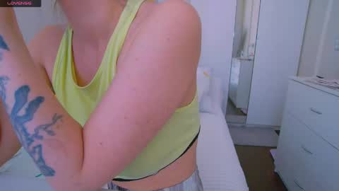 Nika Bloom online show from April 18, 9:24 am