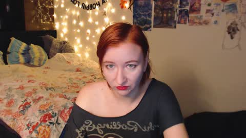 Snapshot of nika_fuchs chatting on December 20, 6:02 pm Nika online show from December 20, 6:02 pm