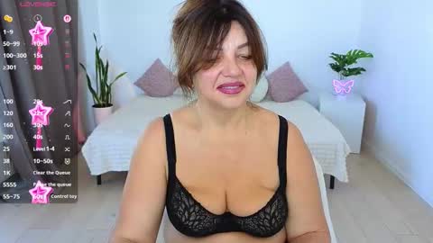 Snapshot of nika_light chatting on October 25, 6:43 am Nika light online show from October 25, 6:43 am