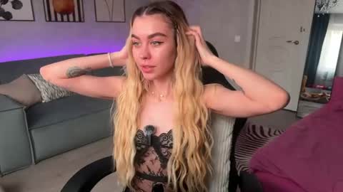 Snapshot of nika_lodge_official chatting on May 1, 1:37 pm Russian sweet baby online show from May 1, 1:37 pm