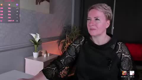 Snapshot of nika_smit chatting on June 20, 5:10 am Nika online show from June 20, 5:10 am