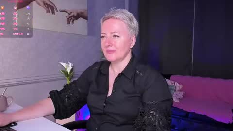 Snapshot of nika_smit chatting on June 27, 7:13 am Nika online show from June 27, 7:13 am