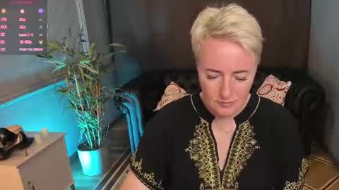 Snapshot of nika_smit chatting on July 3, 9:05 am Nika online show from July 3, 9:05 am