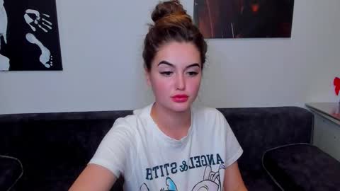 Snapshot of nika_tailor chatting on September 21, 3:24 pm Nika online show from September 21, 3:24 pm