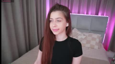 Snapshot of nikaletta chatting on June 6, 10:25 pm Nika online show from June 6, 10:25 pm
