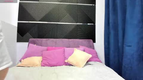 Snapshot of nikavibe18 chatting on May 10, 2:39 am Nikavibe18 online show from May 10, 2:39 am