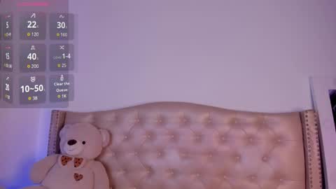 Snapshot of nikiibrooks chatting on April 28, 2:49 am Niikii online show from April 28, 2:49 am