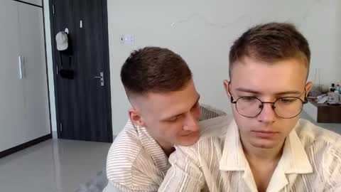 Snapshot of nikikerry_cum_ chatting on June 7, 4:27 am nikikerry_cum_ online show from June 7, 4:27 am